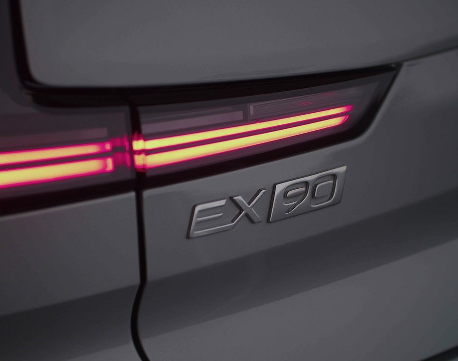 Volvo EX90