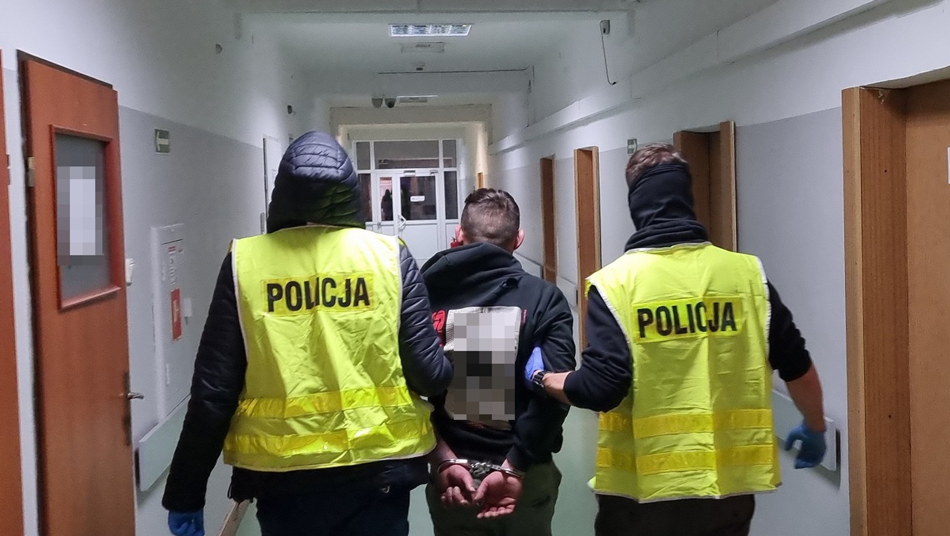 Kierujący Audi 26-latek nie zatrzymał się do kontroli — swoją ucieczkę zakończył w rowie