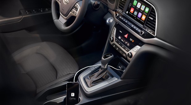 Wojna światów: Apple i Google kontra motoryzacja
