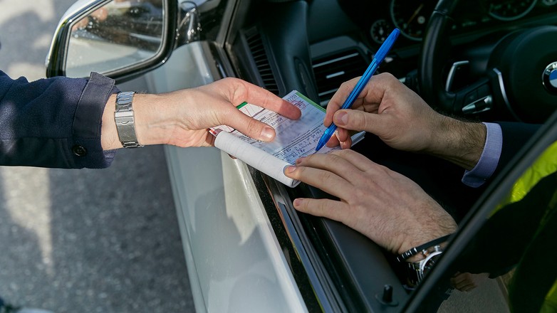 Mandaty i punkty karne - wszystko co musisz o nich wiedzieć