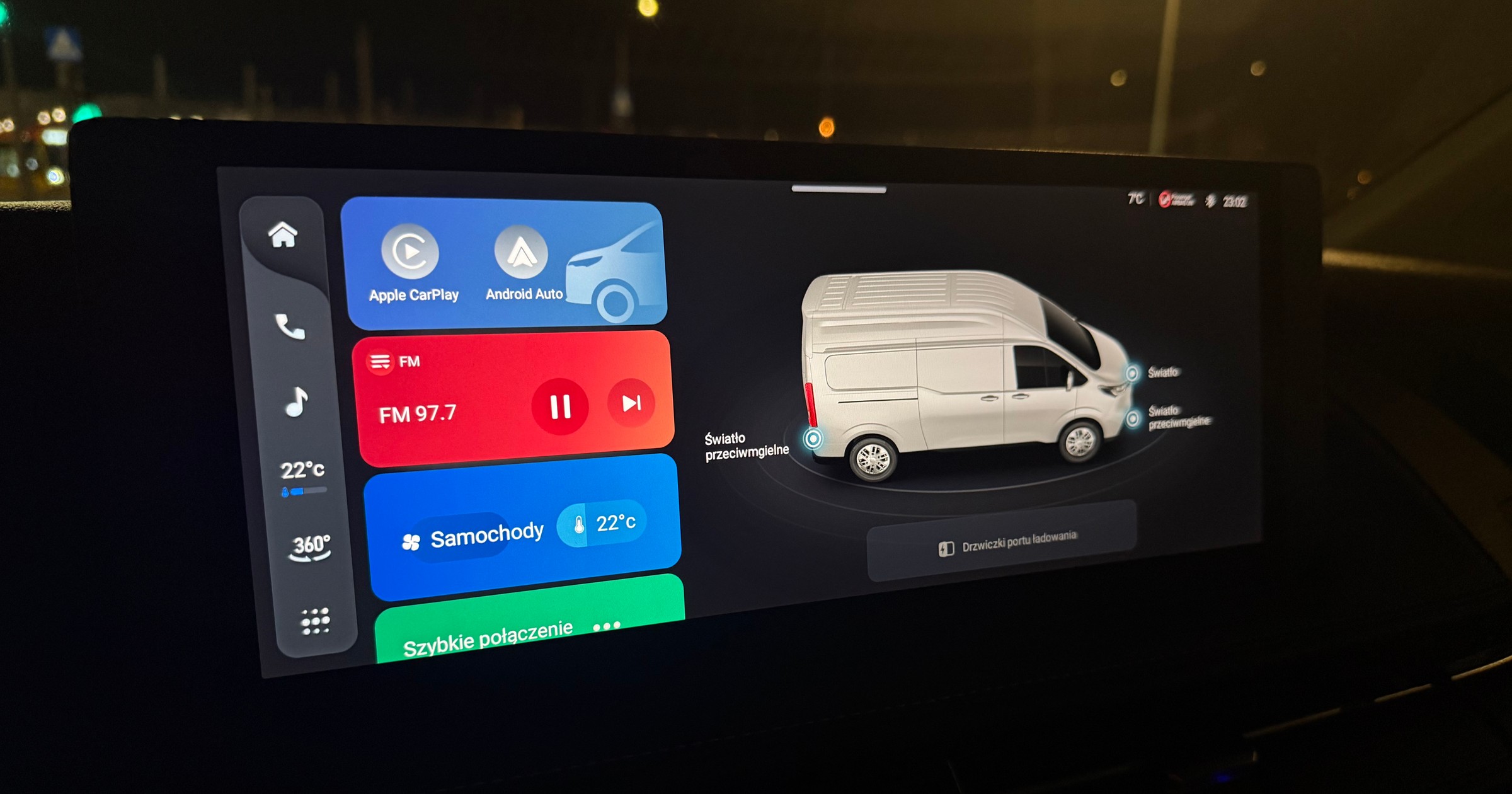 Tak może wyglądać przełącznik świateł w samochodzie. Może i nowocześnie, ale czy wygodnie?