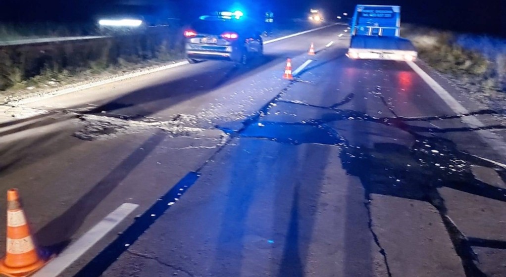 Uszkodzona droga A4