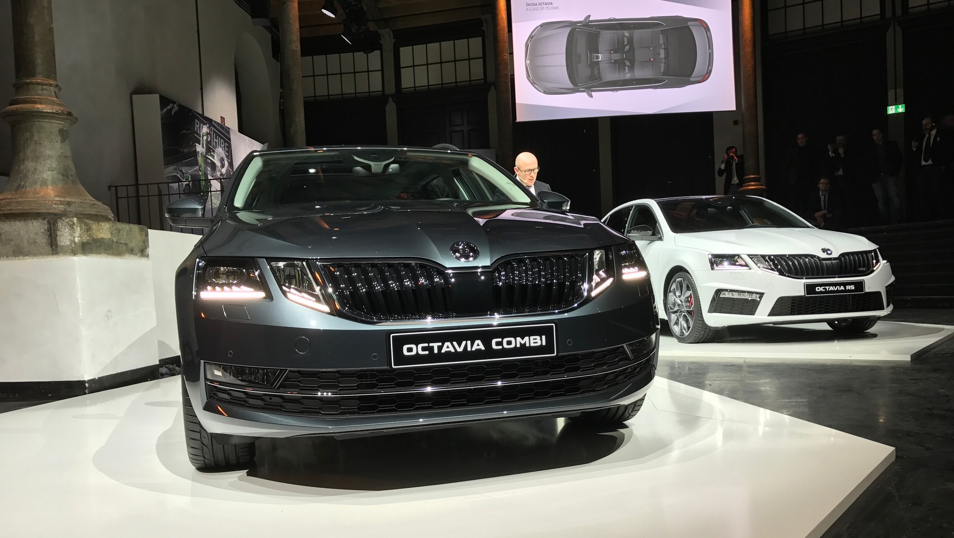 Na żywo Octavia nie przypomina tak bardzo Mercedesa klasy E - stylizacją jednak wzbudziła nieco kontrowersji - Skoda Octavia III FL
