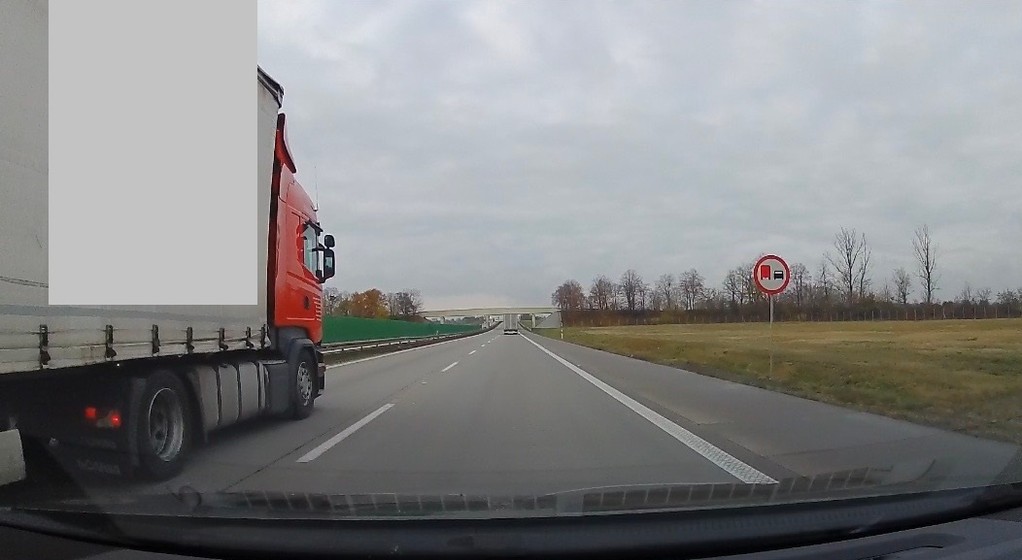 Kontrole wyprzedzających kierowców ciężarówek na A4