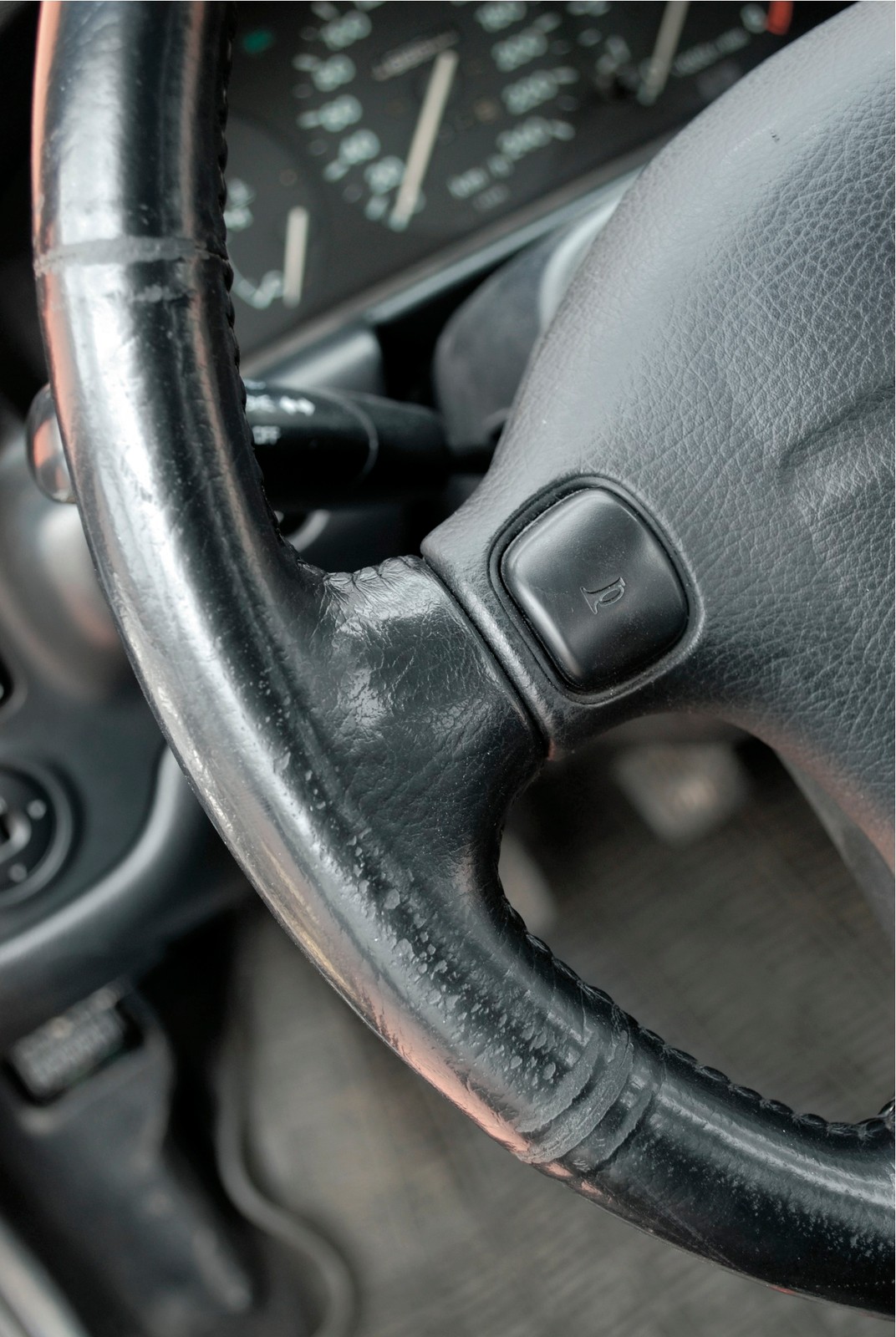 Obszyj kierownicę skórą