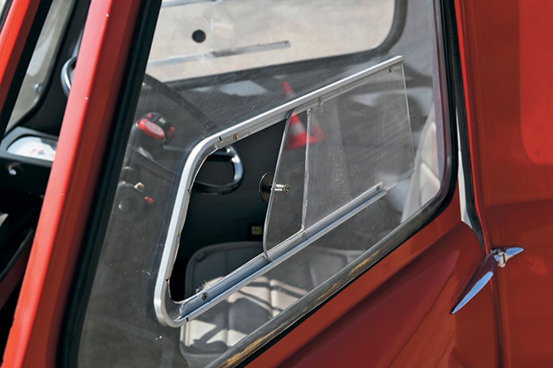 Peel P50 Elektro - jak jeździ najmniejszy samochód na świecie?