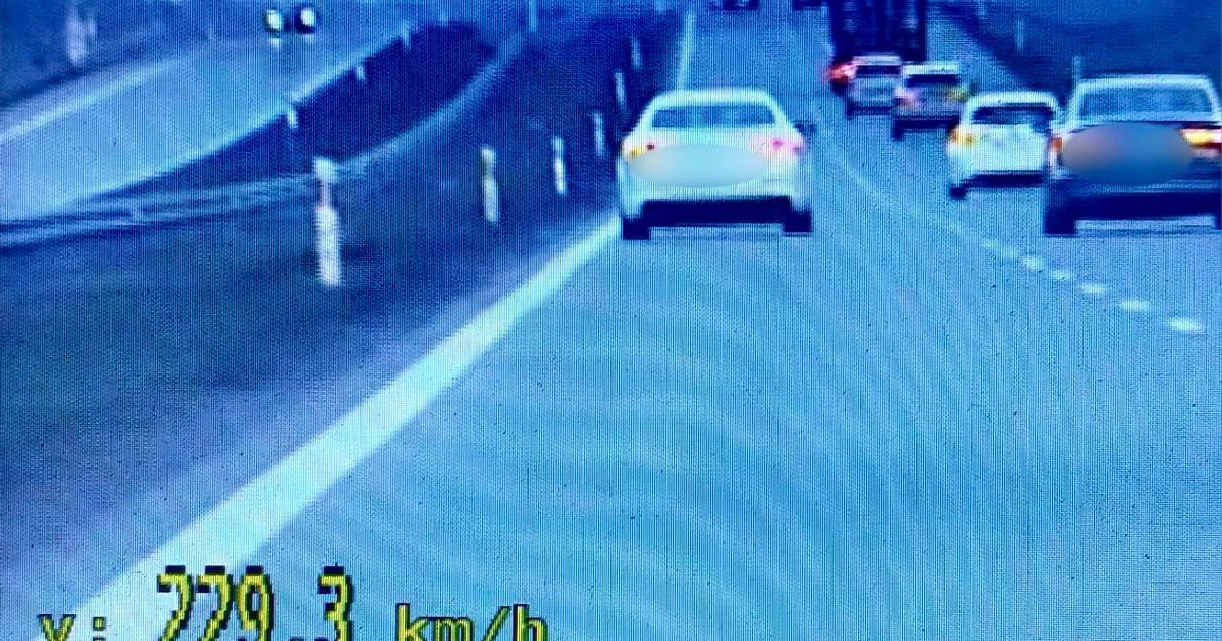 Zdjęcie z wideorejestratora. Policja zarzuca kierowcy przekroczenie prędkości o 109 km na godz. 