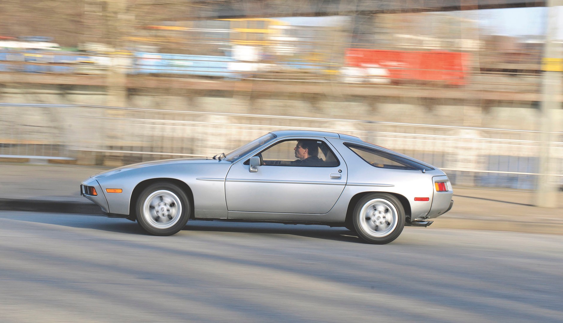 Porsche 928 - spalanie testowe 14,8 l/100 km
