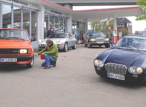 Cała prawda o zużyciu paliwa — sprawdzamy, ile tak naprawdę palą klasyki