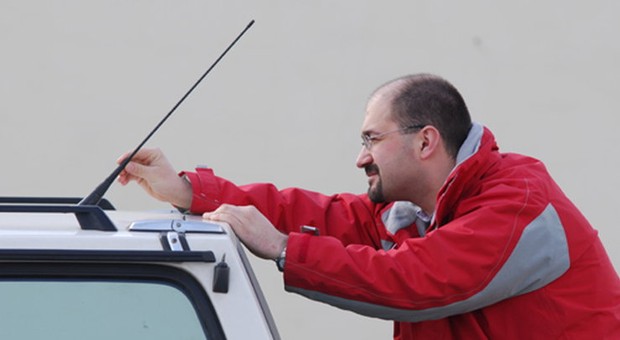 Antena CB - jak zamontować ją na stałe?