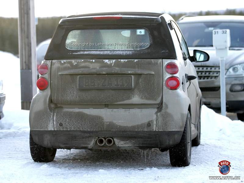 Zdjęcia szpiegowskie: Nowy Smart ForTwo Brabus na śniegu