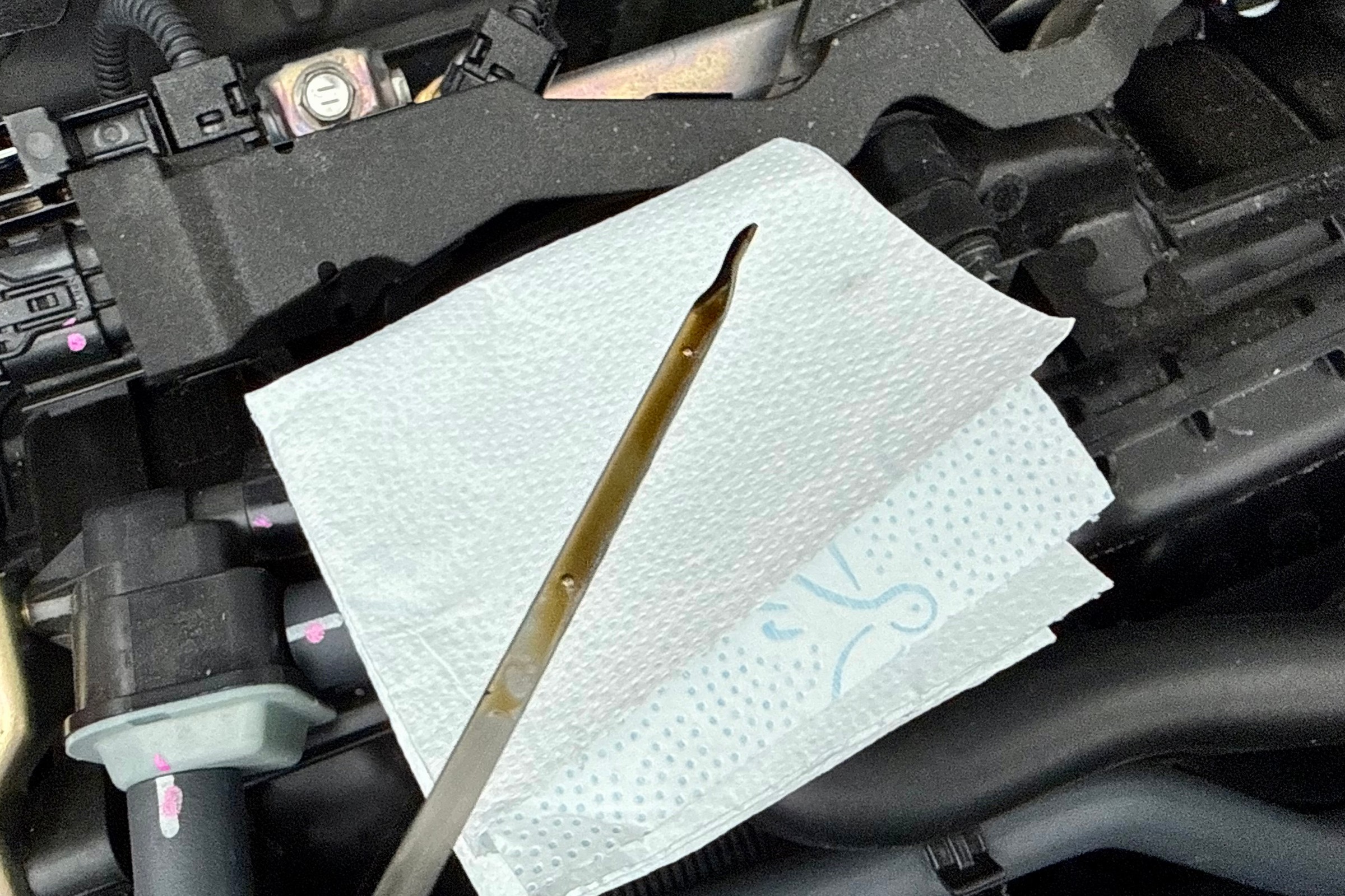 Krótkie zimowe podróże niszczą samochód bardziej niż myślisz. Im zimniej, tym gorzej