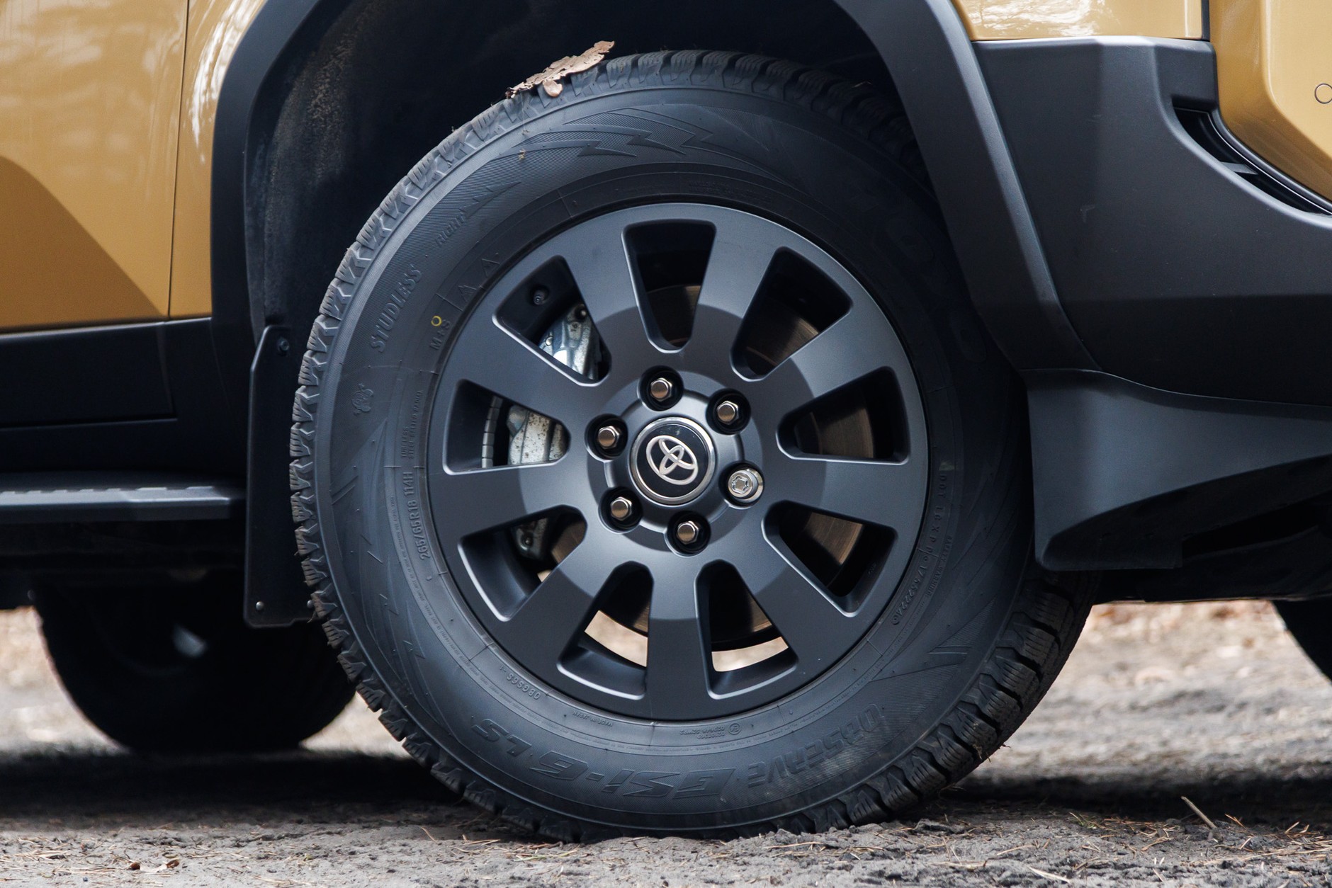 Jeep Wrangler vs Toyota Land Cruiser