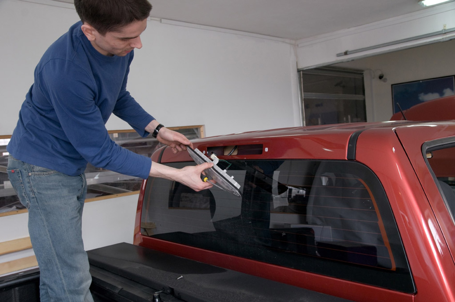 Oklejanie auta krok po kroku - zdjęcia