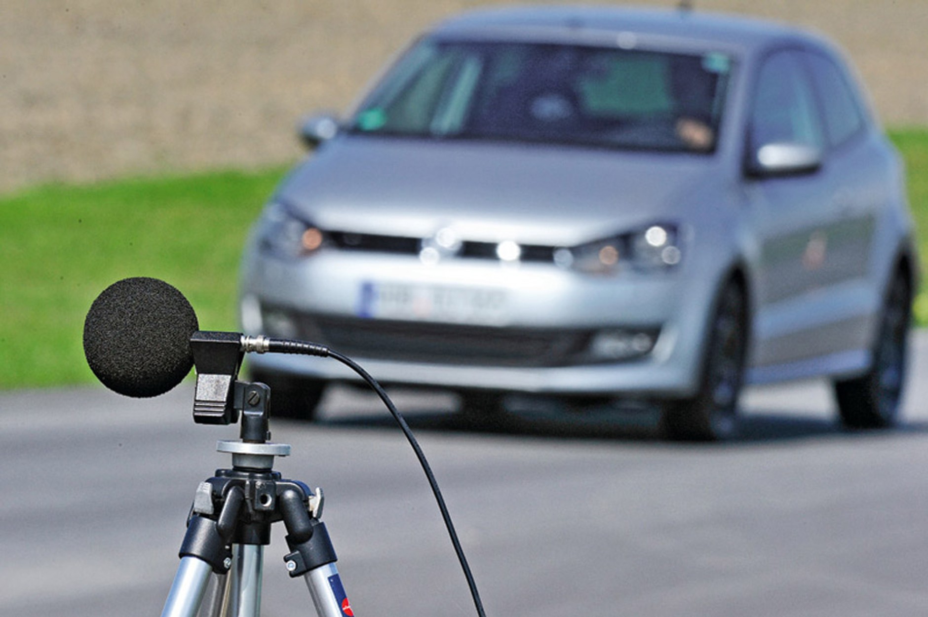 Czy istnieją opony nadające się do jazdy w każdych warunkach pogodowych?