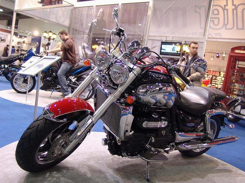 MOTOCYKL-EXPO 2007: cudowne maszyny i piękne dziewczyny (fotogaleria)