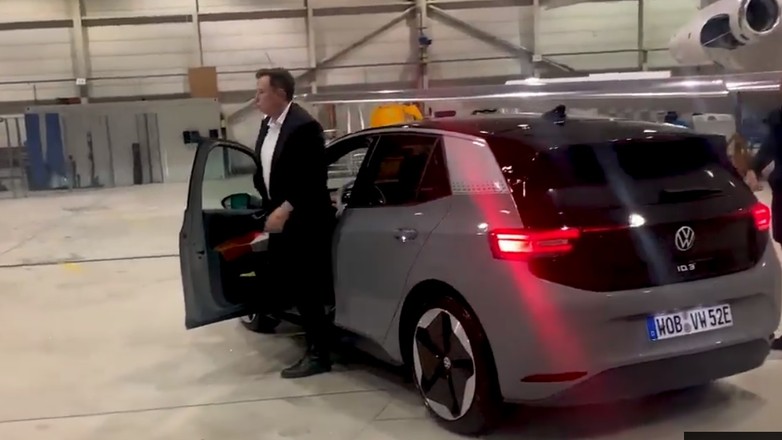 Elon Musk na spotkaniu z szefem Volkswagena