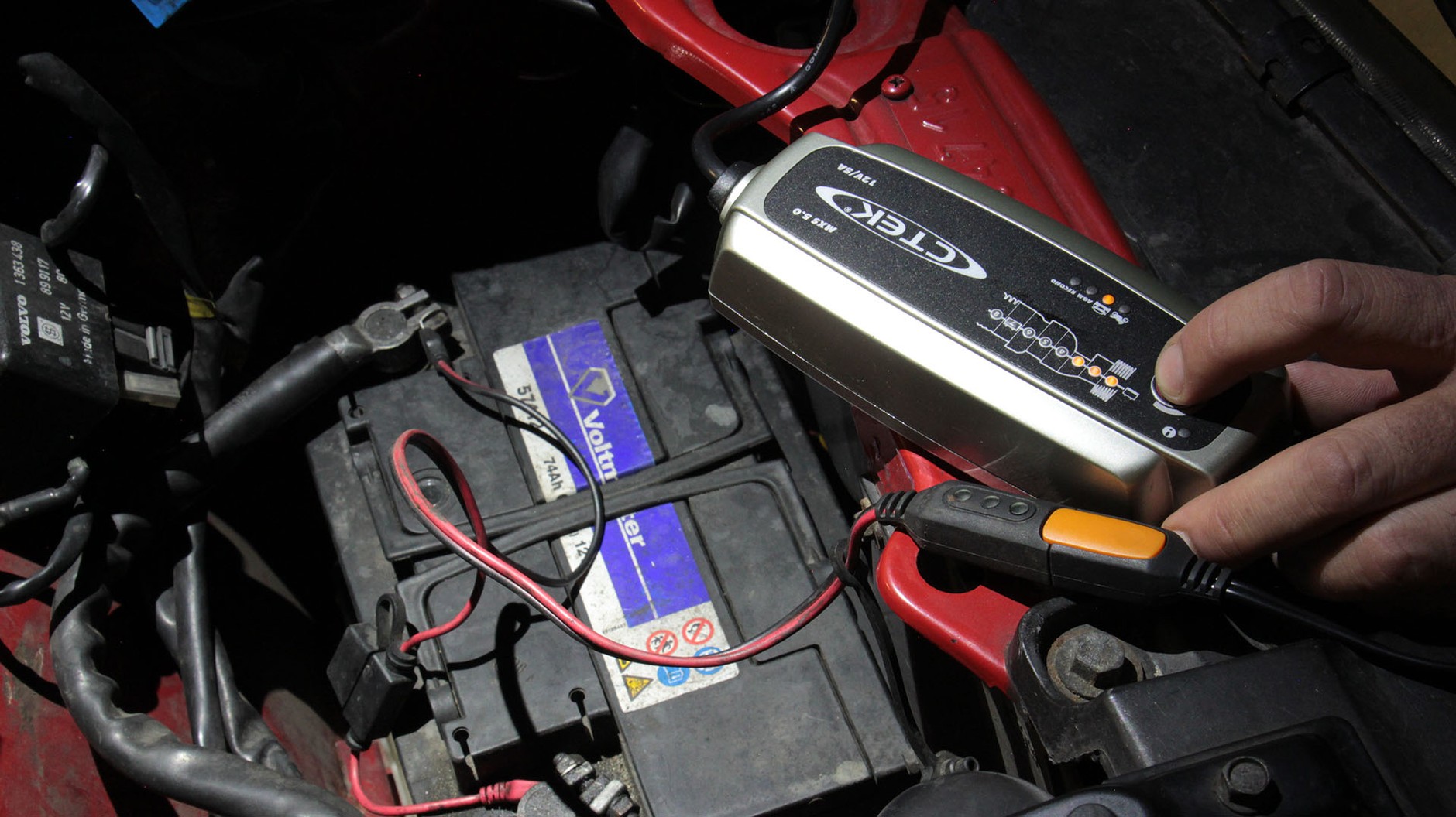 Sposób na wygodne podłączenie ładowarki