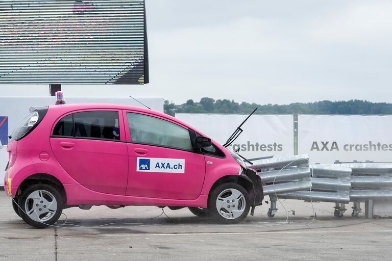 Test zderzeniowy auta elektrycznego