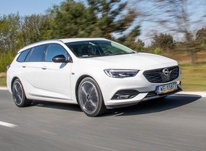 Opel Insignia ST 2.0 CDTI AWD Exclusive – transporter klasy biznes | TEST