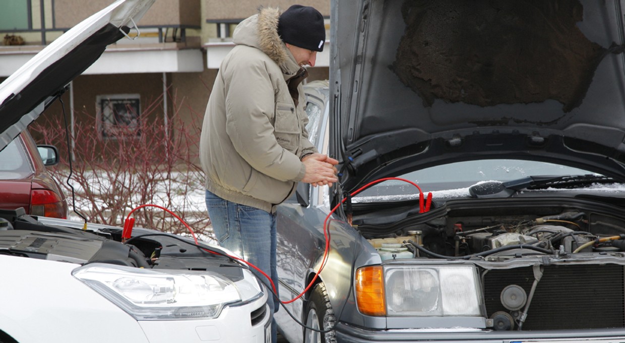 Rzęzi, brzęczy, nie odpala – usterki w aucie, które ujawni mróz