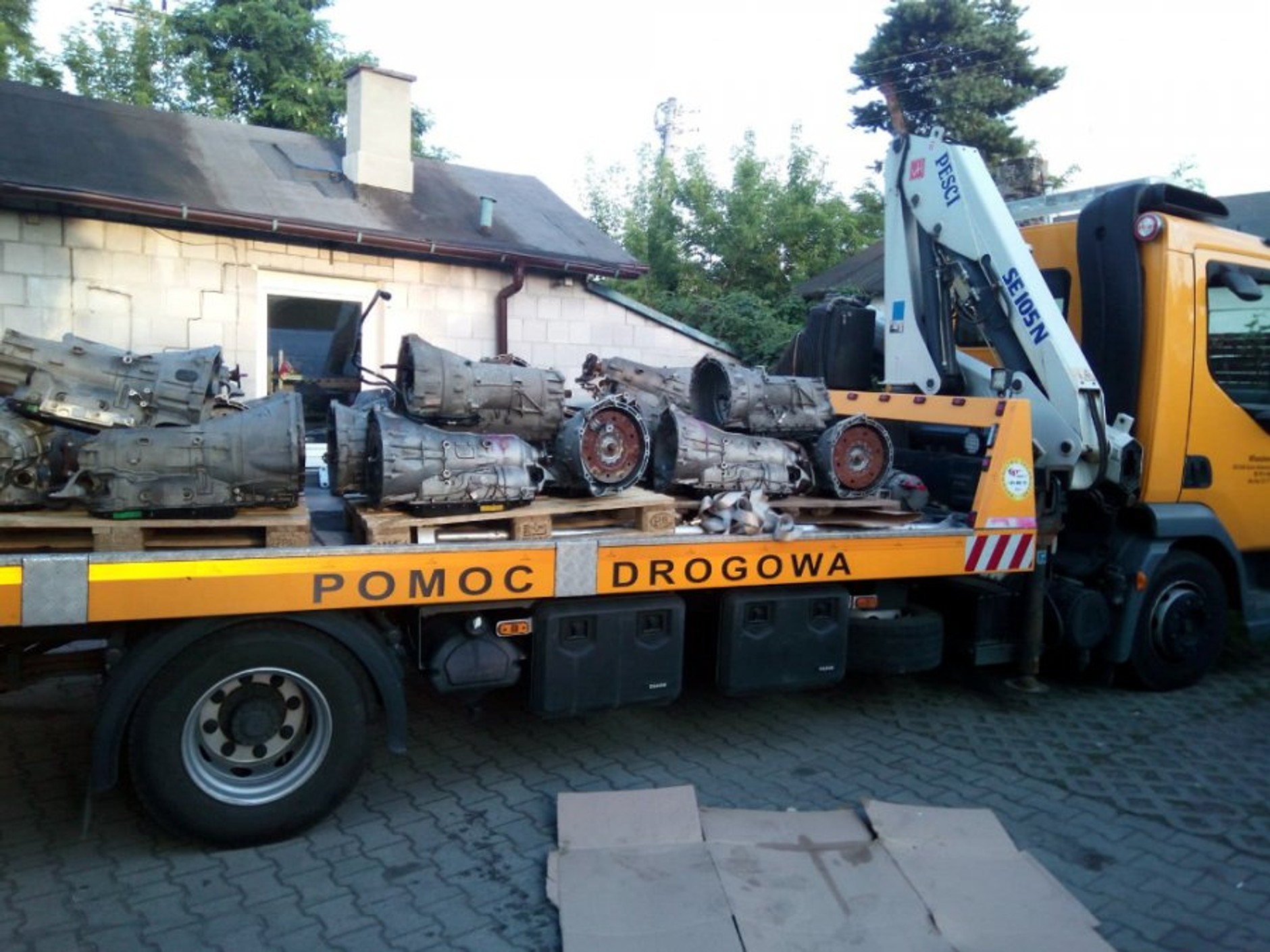 Odzyskano kradzione auto i części o wartości 640 000 zł