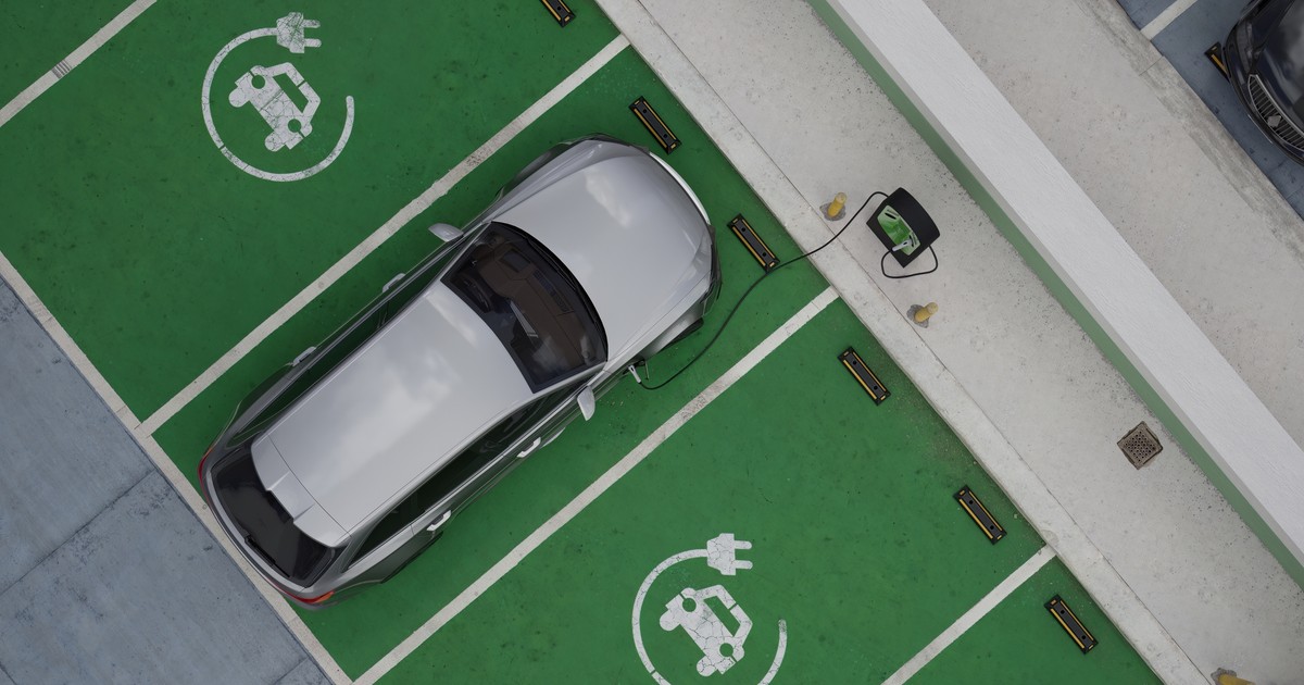 Na zielonej kopercie można parkować tylko w trakcie ładowania samochodu elektrycznego