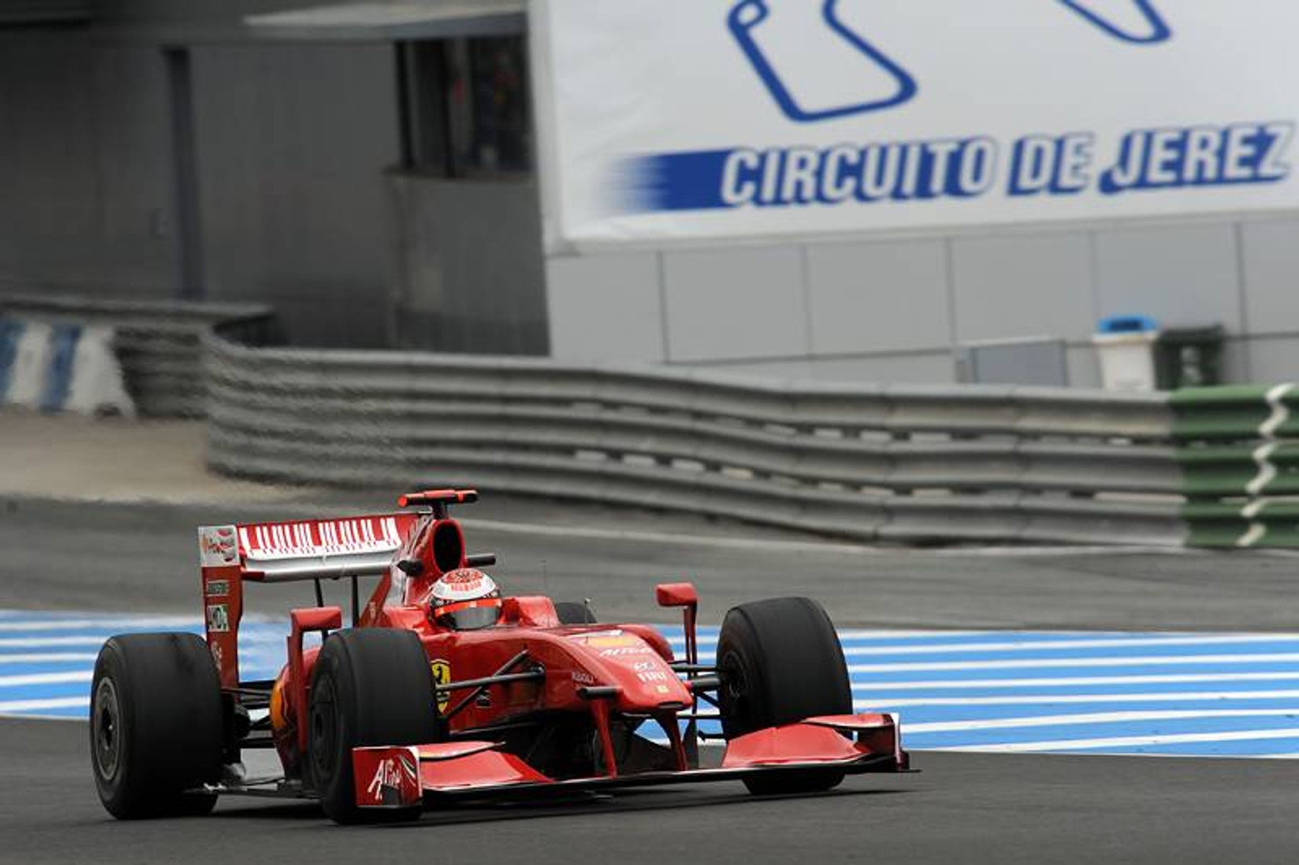 Formuła 1: fotogaleria z testów przed sezonem 2009