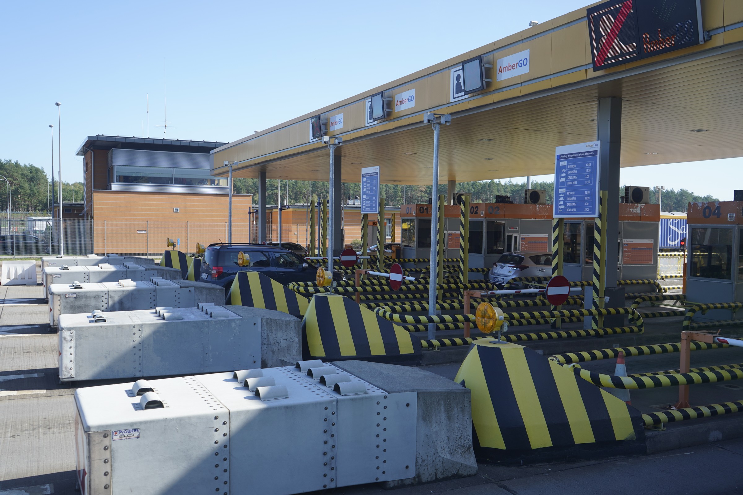 Od 1 lutego kierowcy samochodów o DMC od 3,5 t zapłacą więcej na 645 km nowych dróg