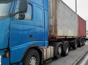 ITD zatrzymała tzw. "stonogę". Taki zestaw nie może pojawić się na drodze w Polsce
