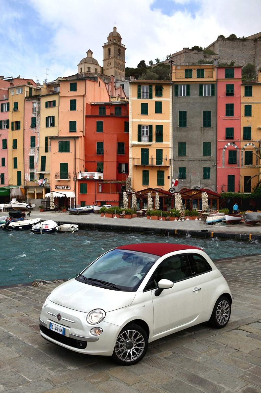 Fiata 500 w USA będą sprzedawali dilerzy Chryslera, produkcja w Meksyku