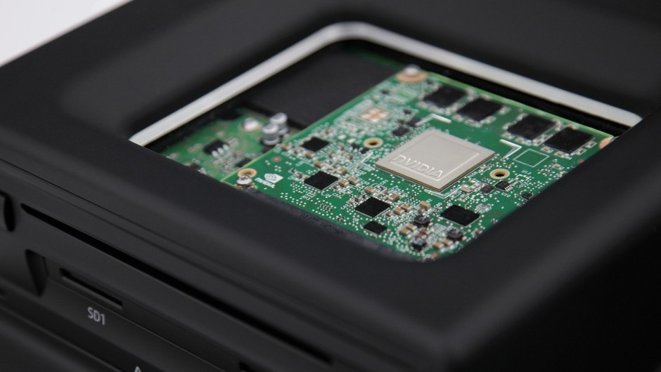 Już teraz producenci samochodów używają modułów takich Nvidia VCM, które są wyposażone w wielordzeniowy procesor (czterordzeniowy Tegra 3). 