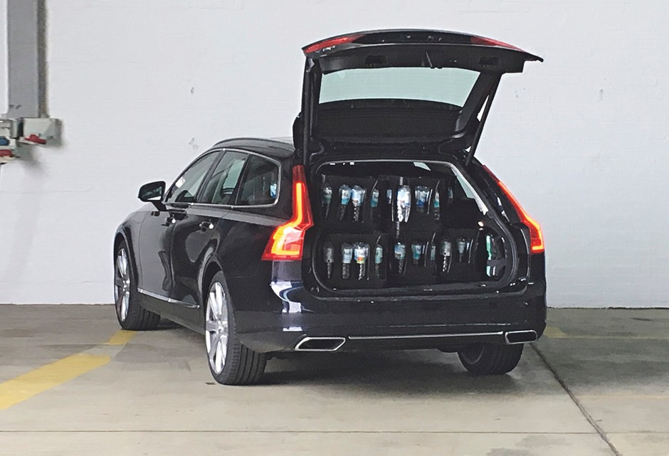 Porównanie: Mercedes E220d kontra Volvo V90 D4