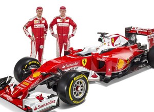 Ferrari odkrywa karty