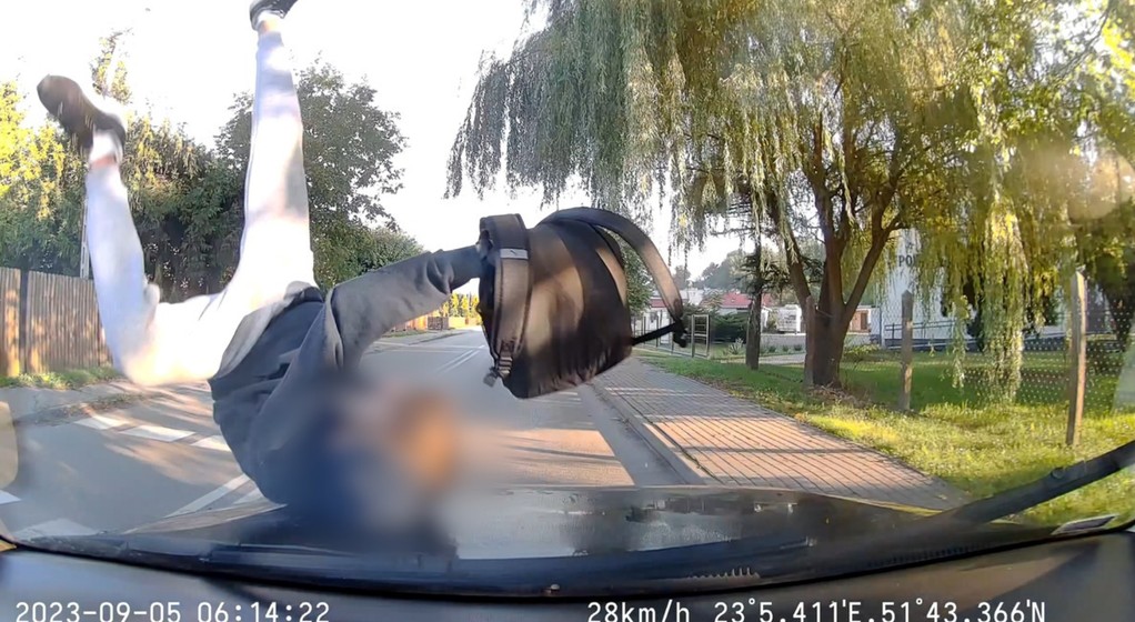 Pieszy nie wykazał należytej uwagi