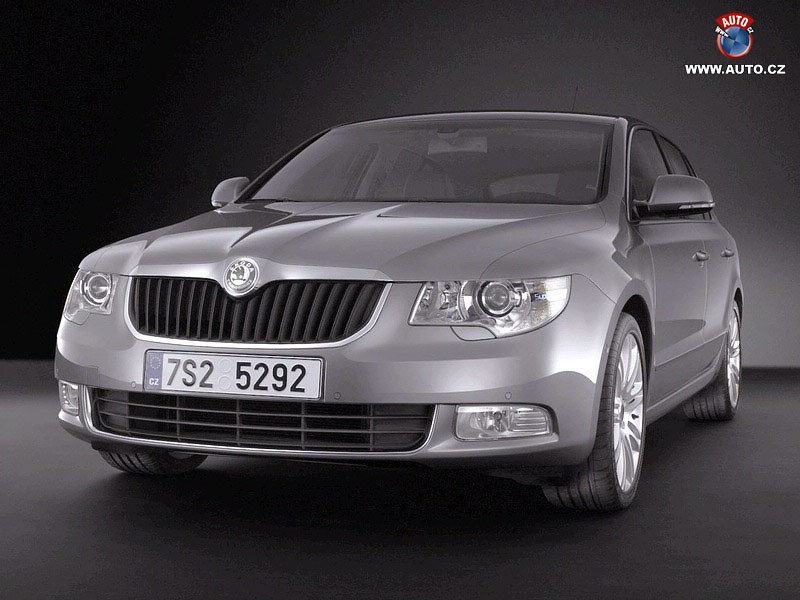 Škoda Superb: pierwsze zdjęcia wnętrza i dane techniczne