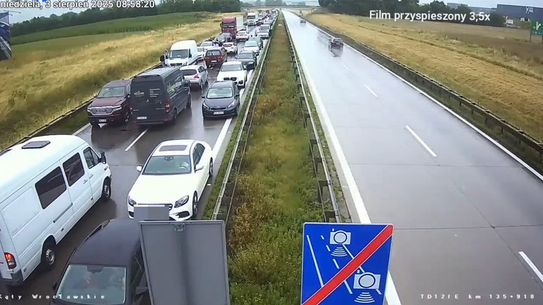 Jechali pod prąd korytarzem życia na autostradzie A4