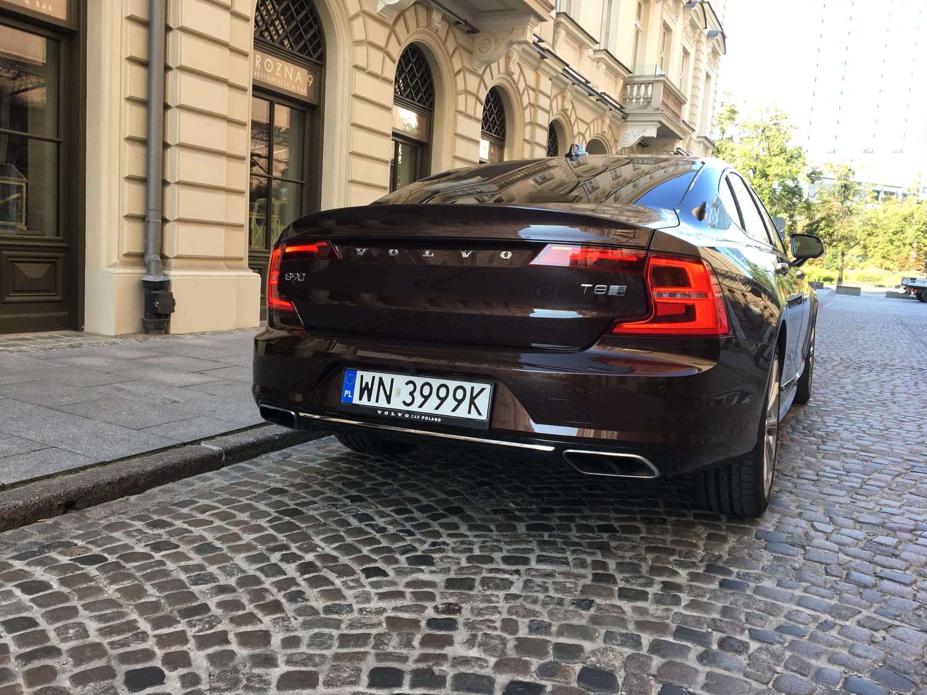 Volvo S90 T8 Inscription – Hybryda nie do oszczędzania
