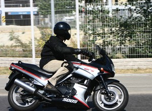 Kawasaki GPZ 500S - Do serwisu tylko na chwilę