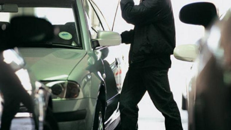 Jaki system skutecznie zabezpieczy pojazd przed kradzieżą?