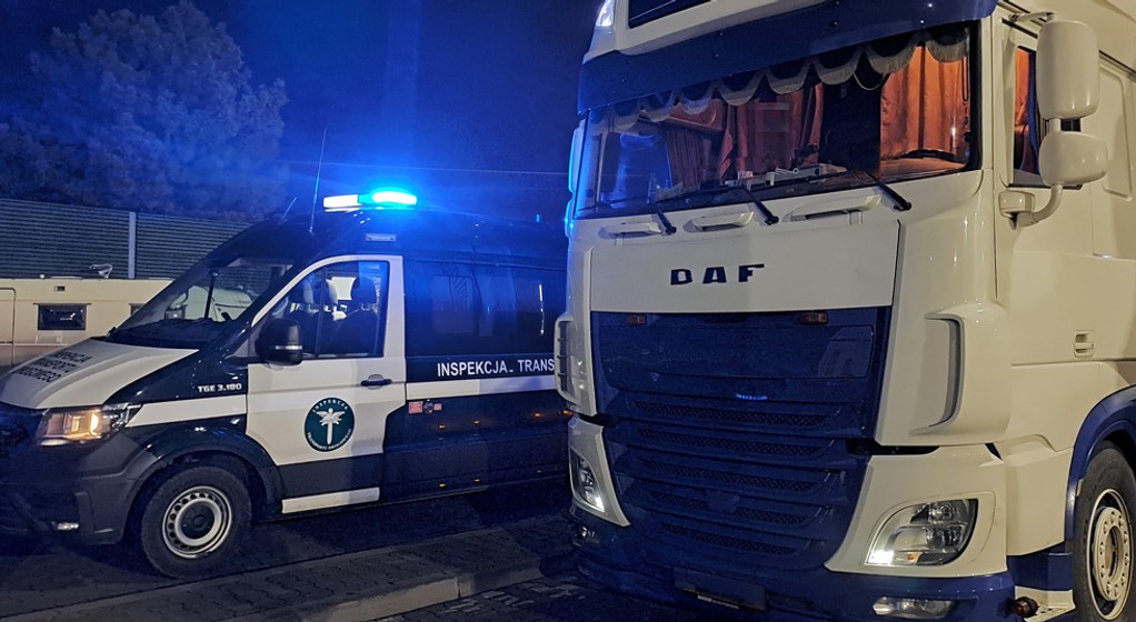Kontrola zagranicznej ciężarówki na A4
