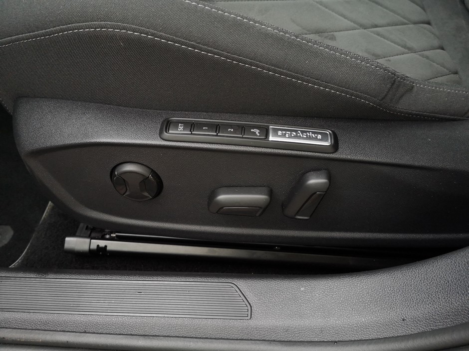 Volkswagen Golf 1.5 eTSI Style