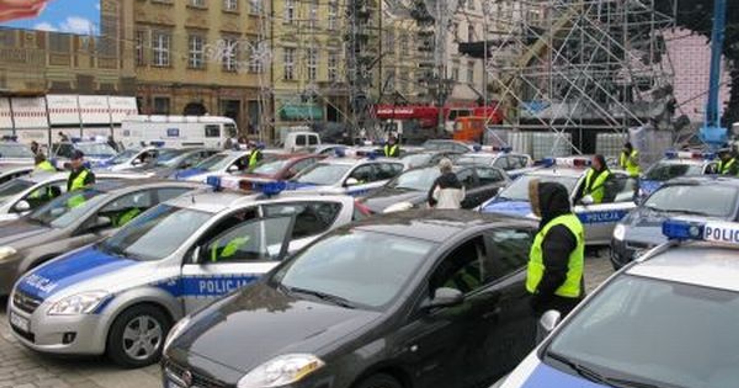 Nowe auta dla policji i straży pożarnej