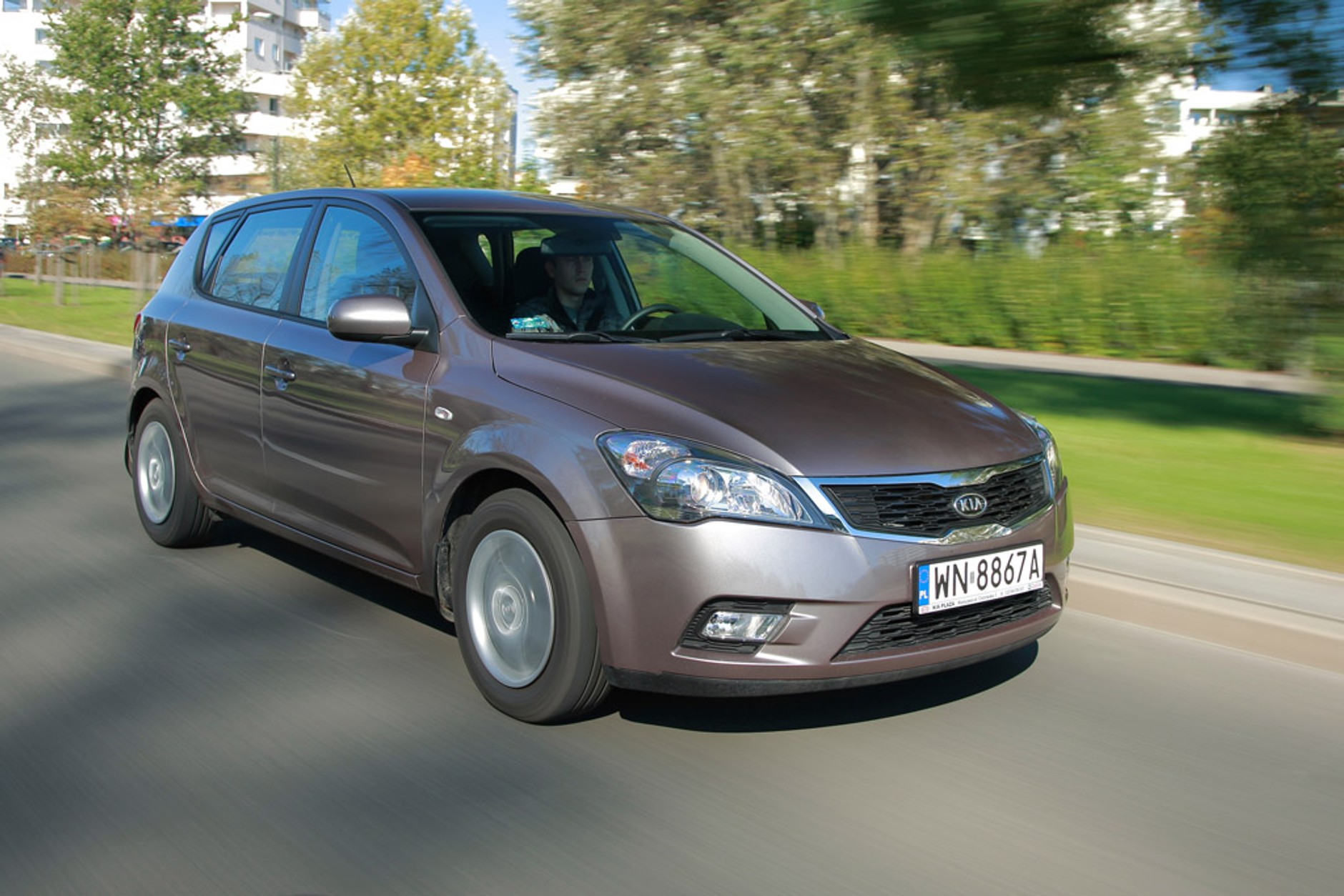 KIA ceed 1.4: czy podstawowy silnik ma sens?