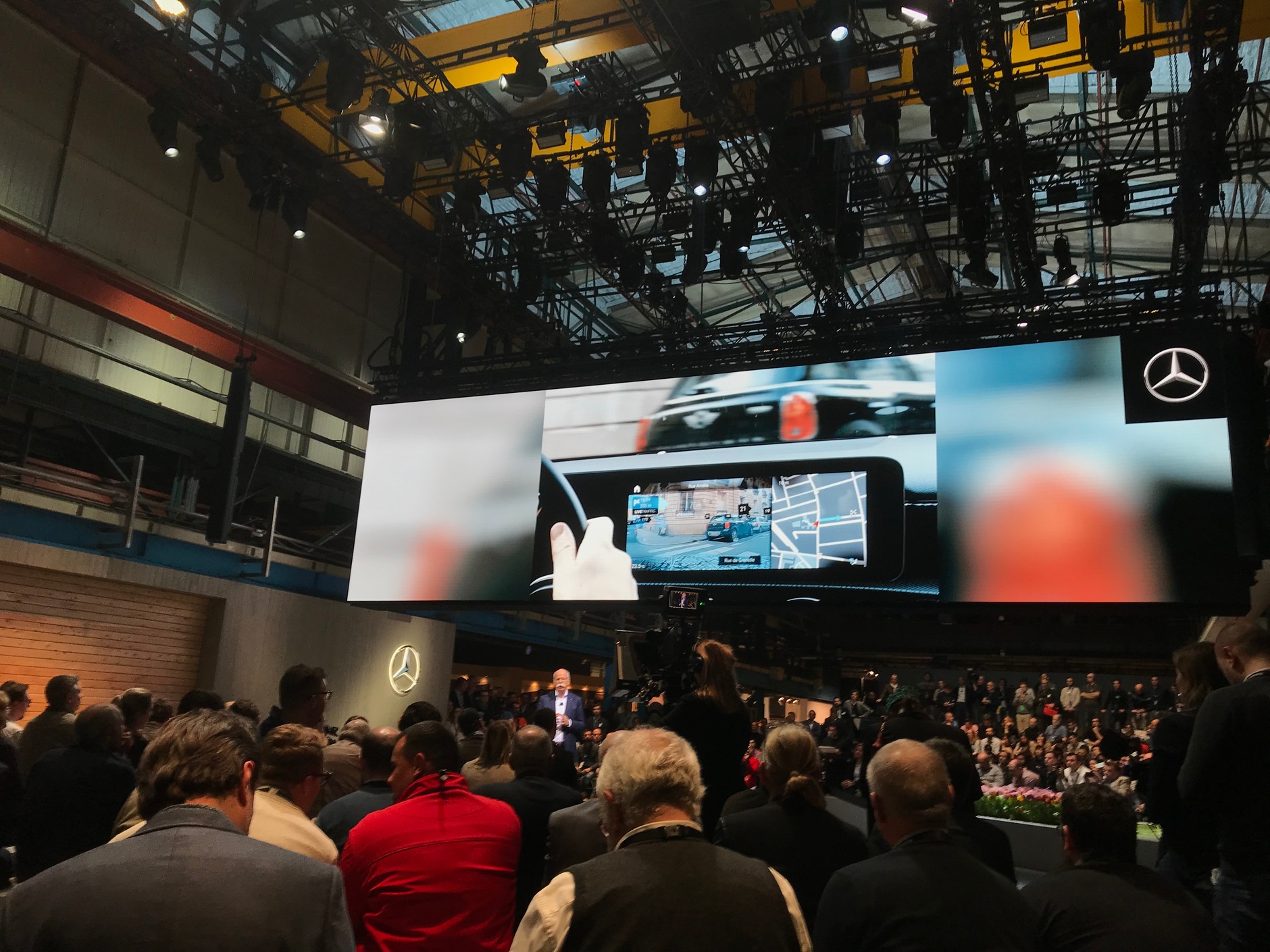 Funkcja rozszerzonej rzeczywistości w nawigacji Mercedesa Klasy A