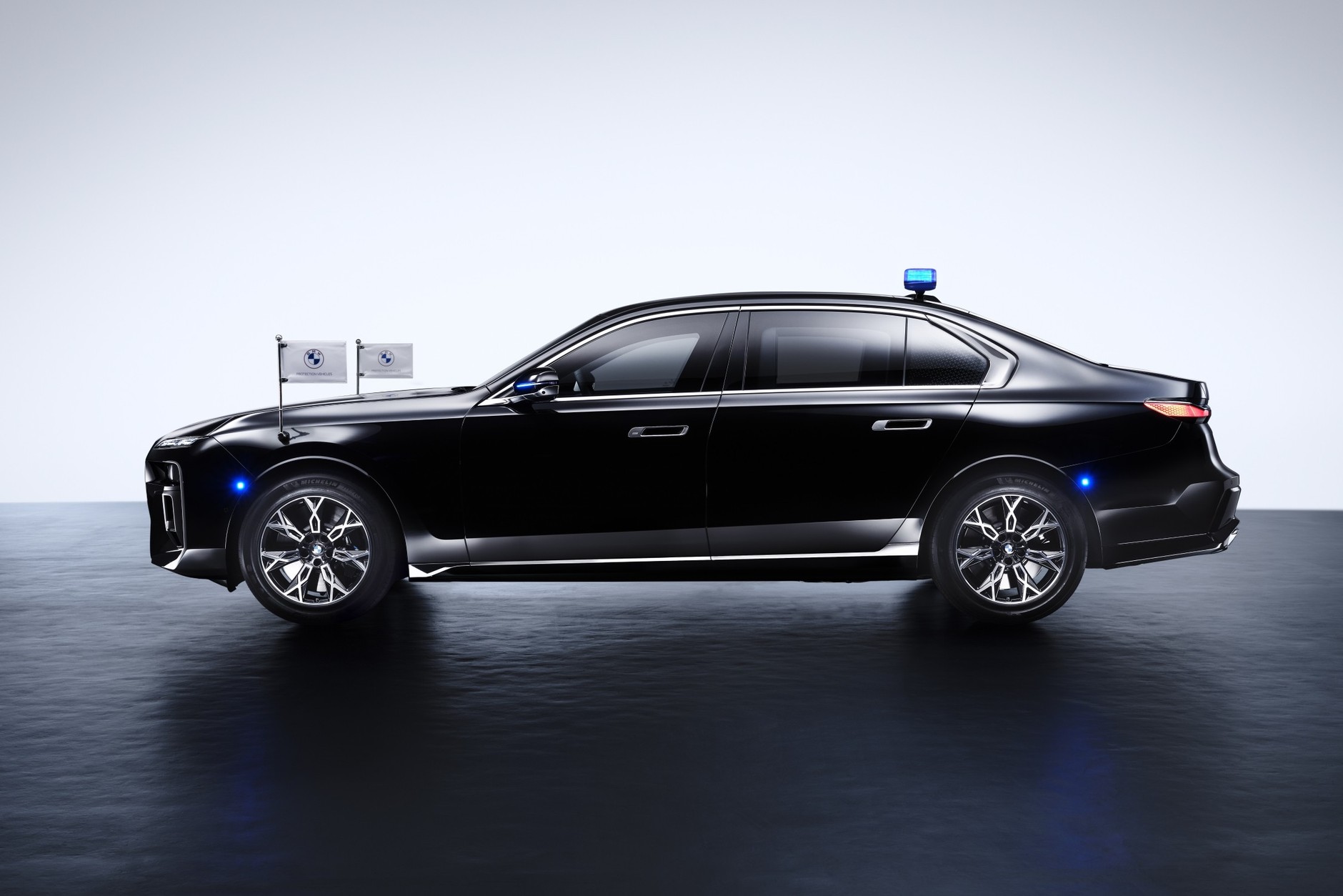 BMW serii 7 Protection. Jeżdżąca kapsuła bezpieczeństwa