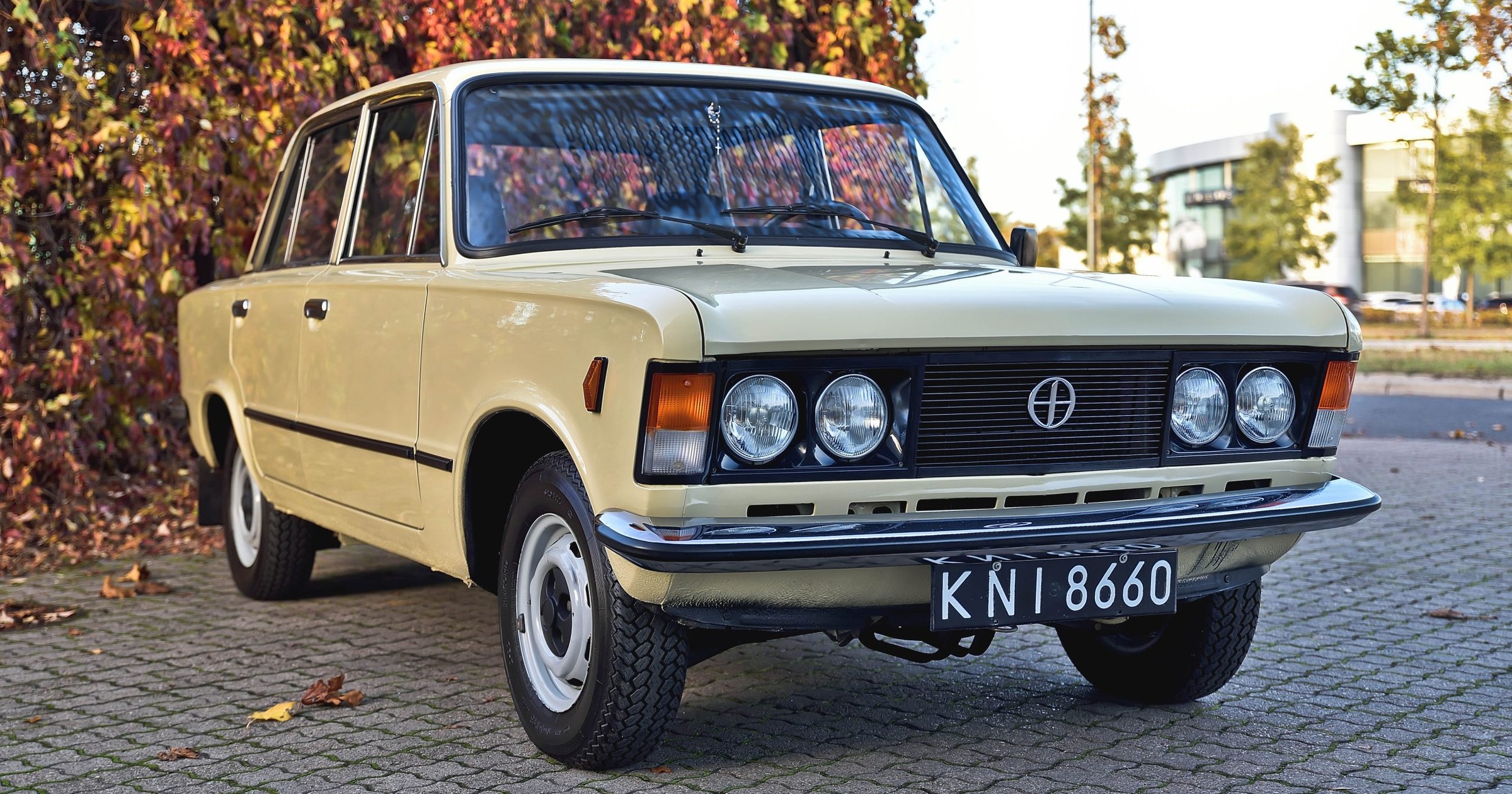 Ten Duży Fiat jest nowy, choć ma 35 lat.  FSO 125p wystawiony na aukcji. 