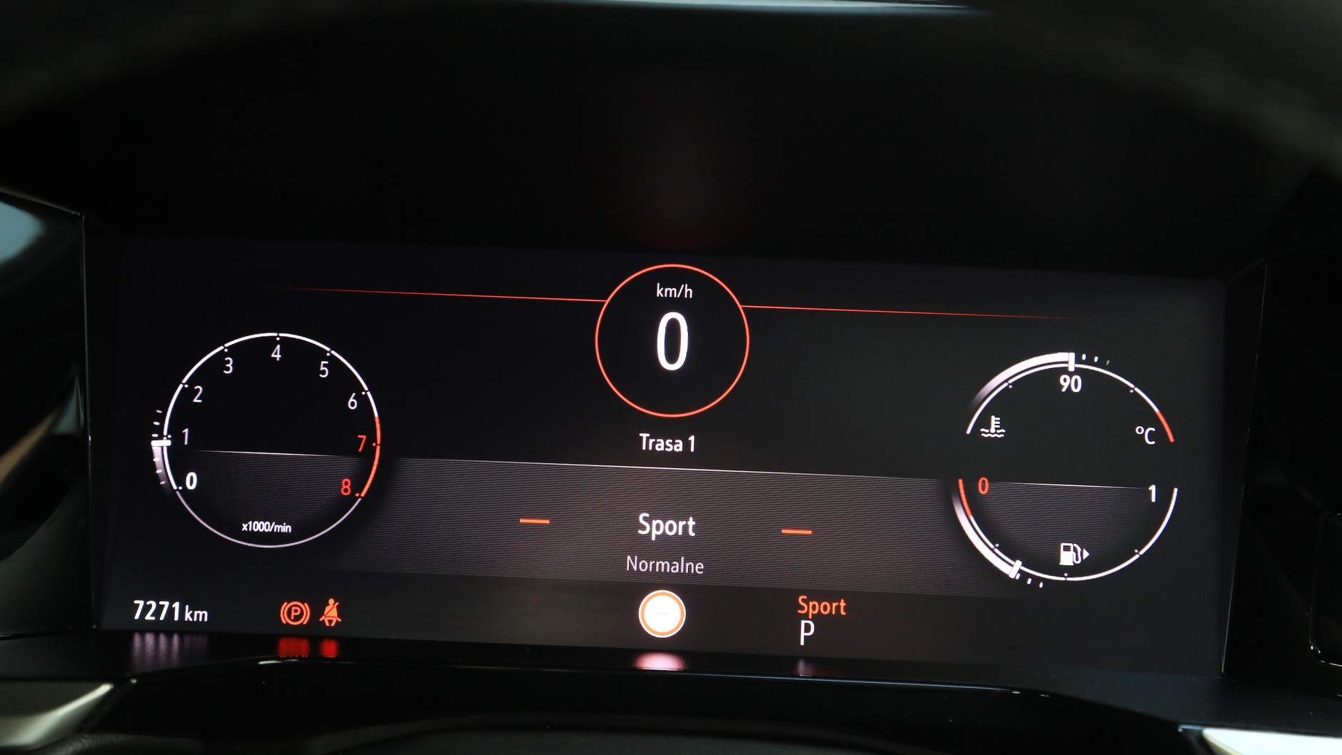 Opel Grandland – wskaźniki wyświetlane są na ekranie o przekątnej 12 cali