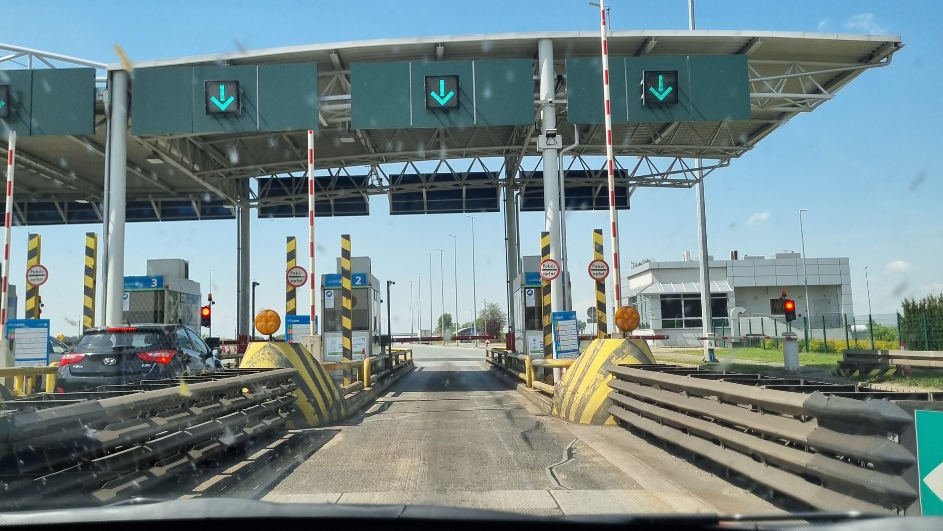 Bramki, pobór opłat na autostradzie A2