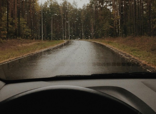 Jesienią na drodze pojawi się "zagrożenie", którego kierowcy nie są świadomi. Ekspert ostrzega
